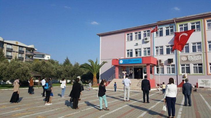 Edremit’te ilk ders zili çaldı G5