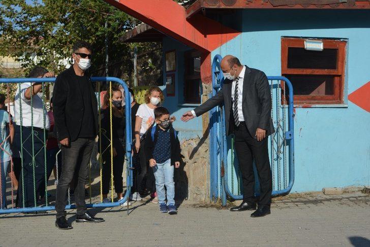 Ayvalık’ta minik öğrencilerin okul heyecanı G1