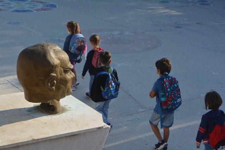 Ayvalık’ta minik öğrencilerin okul heyecanı G4