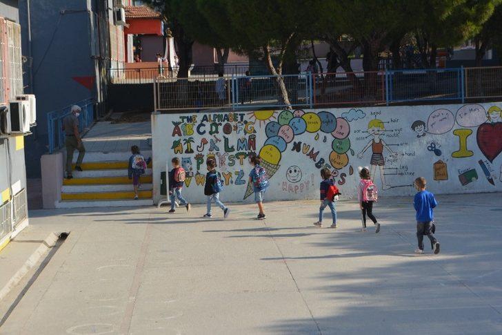 Ayvalık’ta minik öğrencilerin okul heyecanı G5