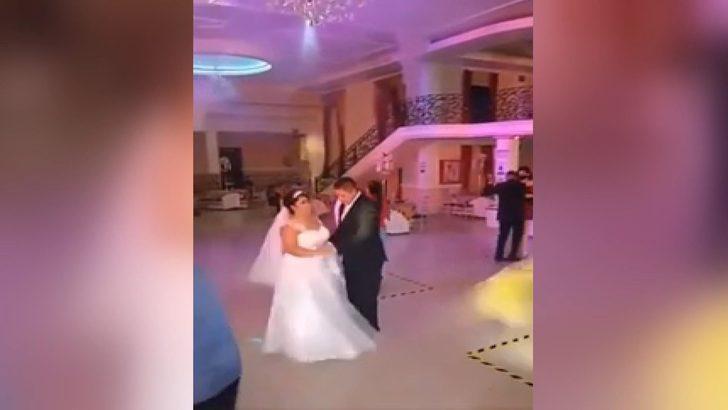 Meksika’da düğünde 'sosyal mesafeli' dans