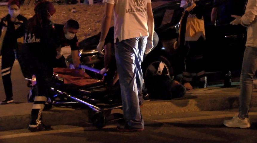 Bağcılar'da otomobile silahlı saldırı: 1 ölü, 1 yaralı