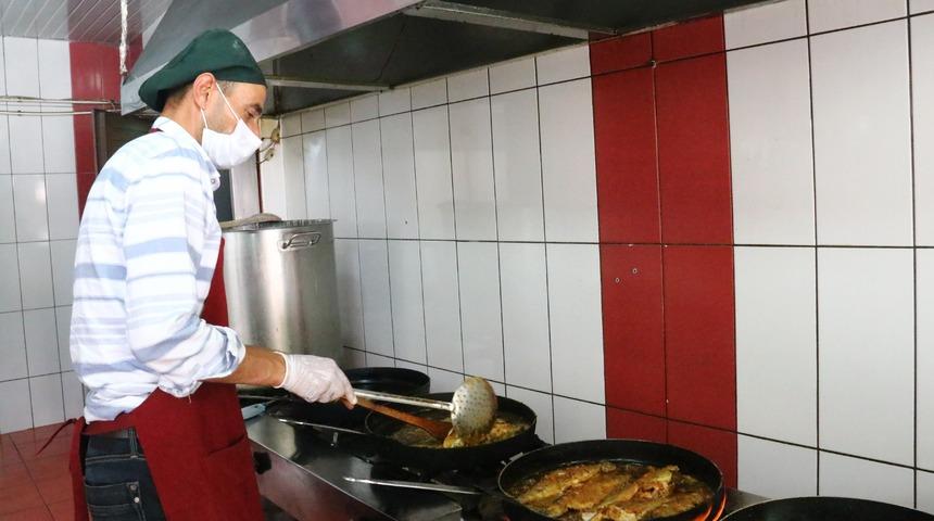 4 masayla başladı, şimdi 300 kişiyi aynı anda misafir ediyor