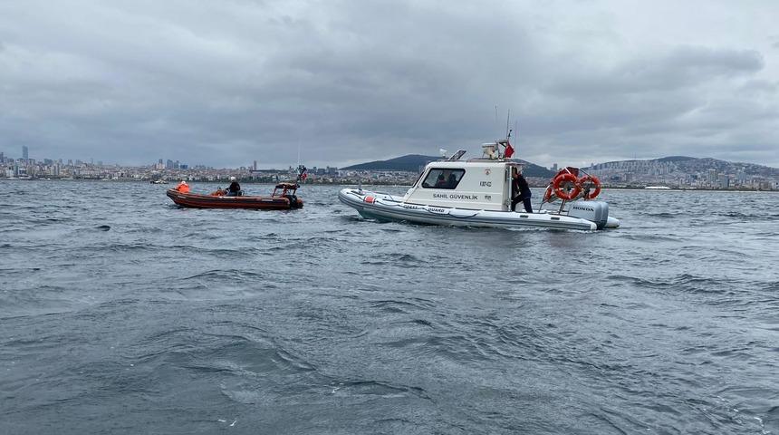 Bostancı'da denize atlayan kadın, 2 bin 500 metre açıkta kurtarıldı