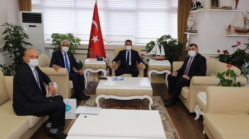 Kassanov, Sinop Valisi Kara&ouml;meroğlu ile g&ouml;r&uuml;şt&uuml;