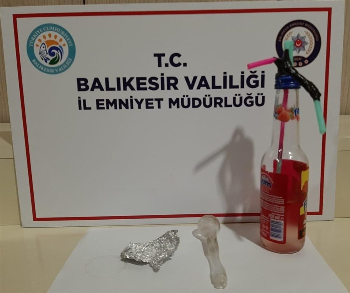 56 uyuşturucu ş&uuml;phelisinden 3&rsquo;&uuml; tutuklandı