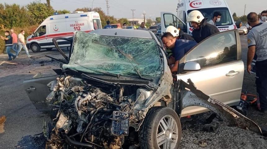 Hatay’da korkunç kaza! Otomobiller kafa kafaya çarpıştı: 1 ölü, 1 yaralı