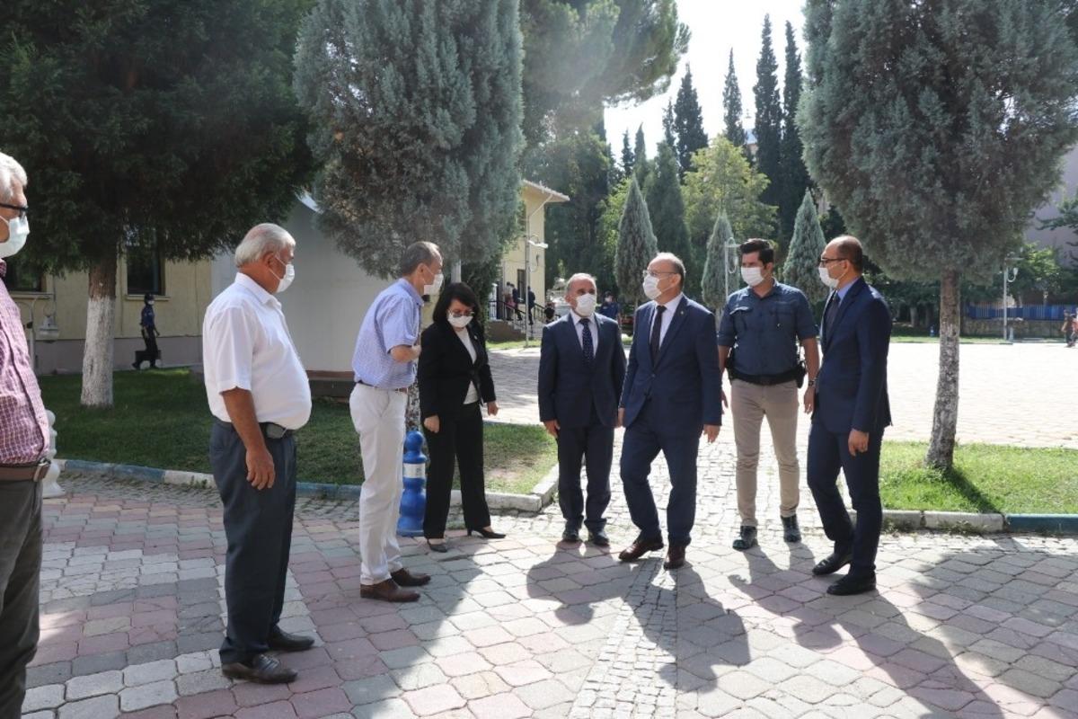 Vali Karadeniz, G&ouml;rdes il&ccedil;esine ziyaret etti