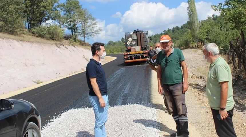 Kaymakam Karadağ, yol asfalt &ccedil;alışmalarını inceledi