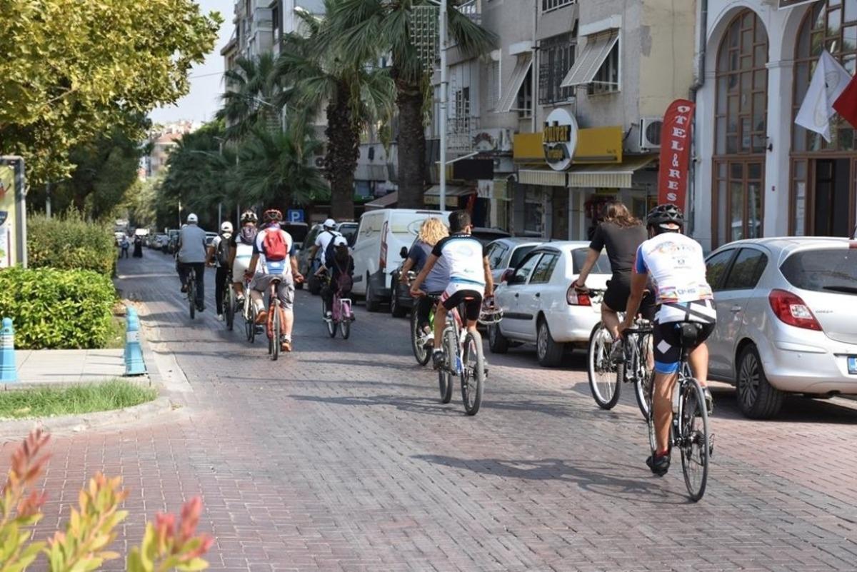 Şehzadeler&rsquo;de pedallar sağlık i&ccedil;in &ccedil;evrildi