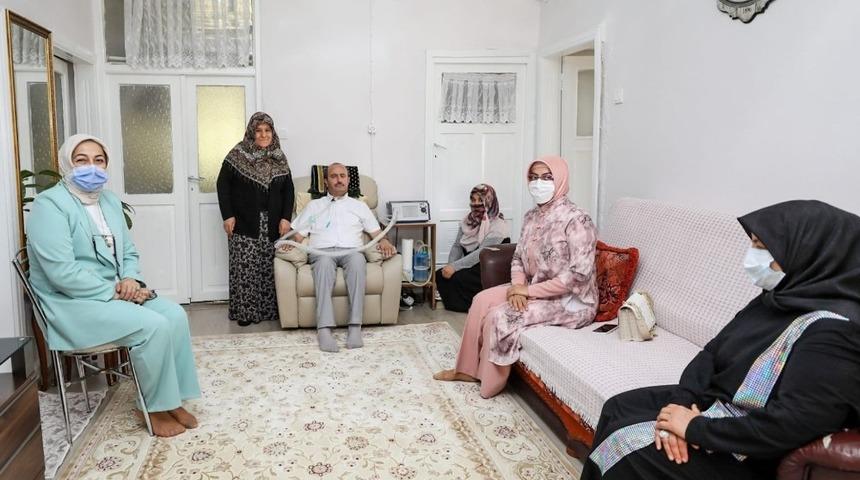 Vali Bilmez&rsquo;in eşinden ALS hastasına ziyaret