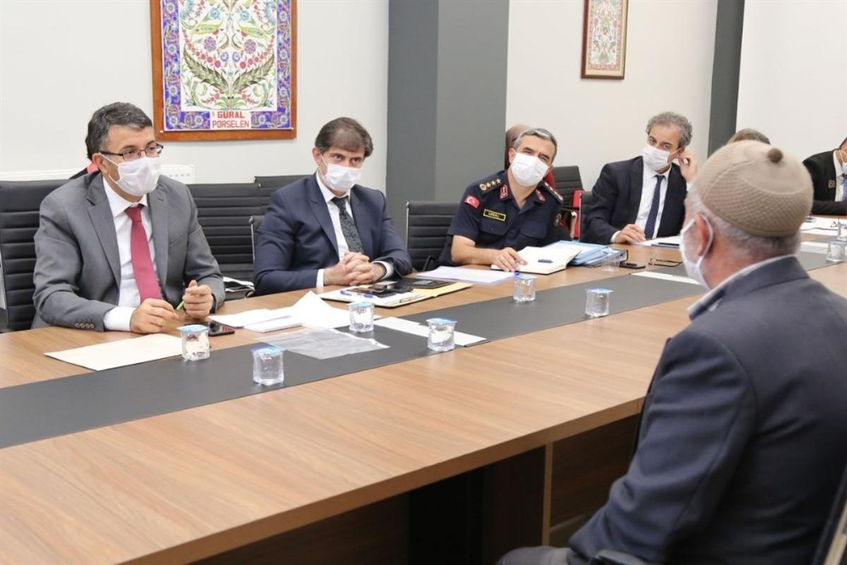 Halk G&uuml;n&uuml; 8 saat s&uuml;rd&uuml;