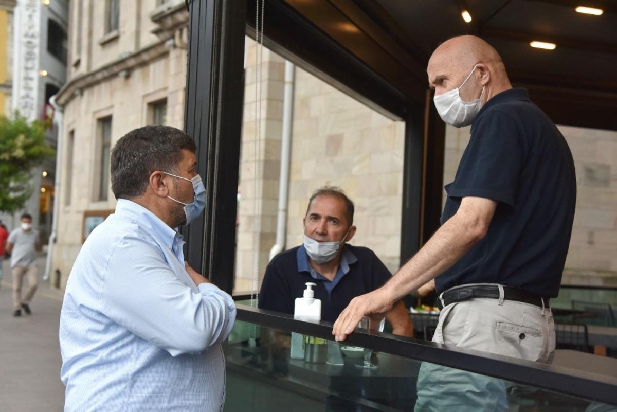 Belediye Başkanı Şenlikoğlu, esnaf ziyaretlerini s&uuml;rd&uuml;r&uuml;yor