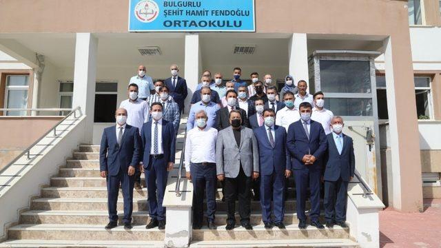 Şehit Hamit Fendoğlu Ortaokulu’na kütüphane açıldı