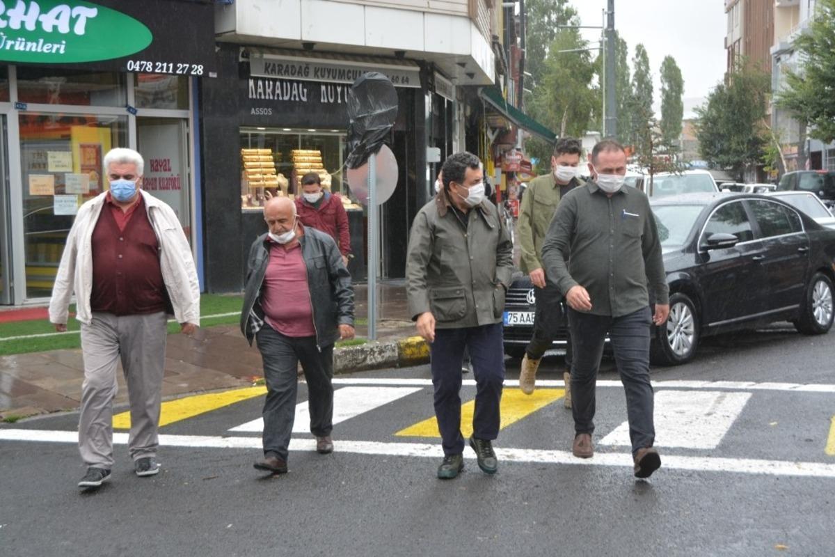 Başkan Demir, meclis &uuml;yeleriyle birlikte esnaf ziyareti yaptı