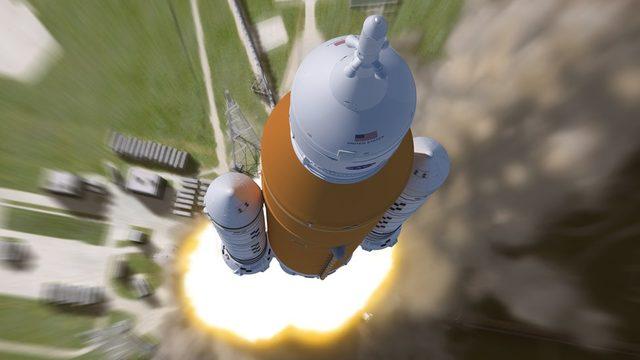 Bugüne kadar üretilen en güçlü roketlerden olacak SLS, ilk uçuşunu seneye yapacak