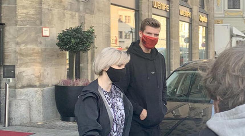 Sörloth transfer için Almanya'da!