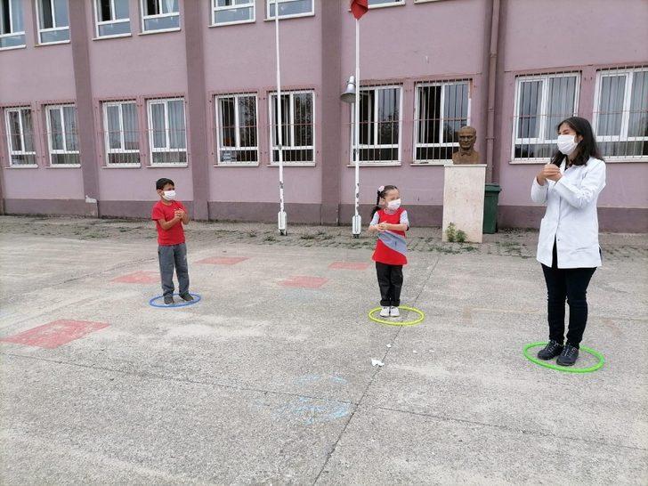 Miniklere temassız oyunlar ile okul kuralları anlatıldı G2