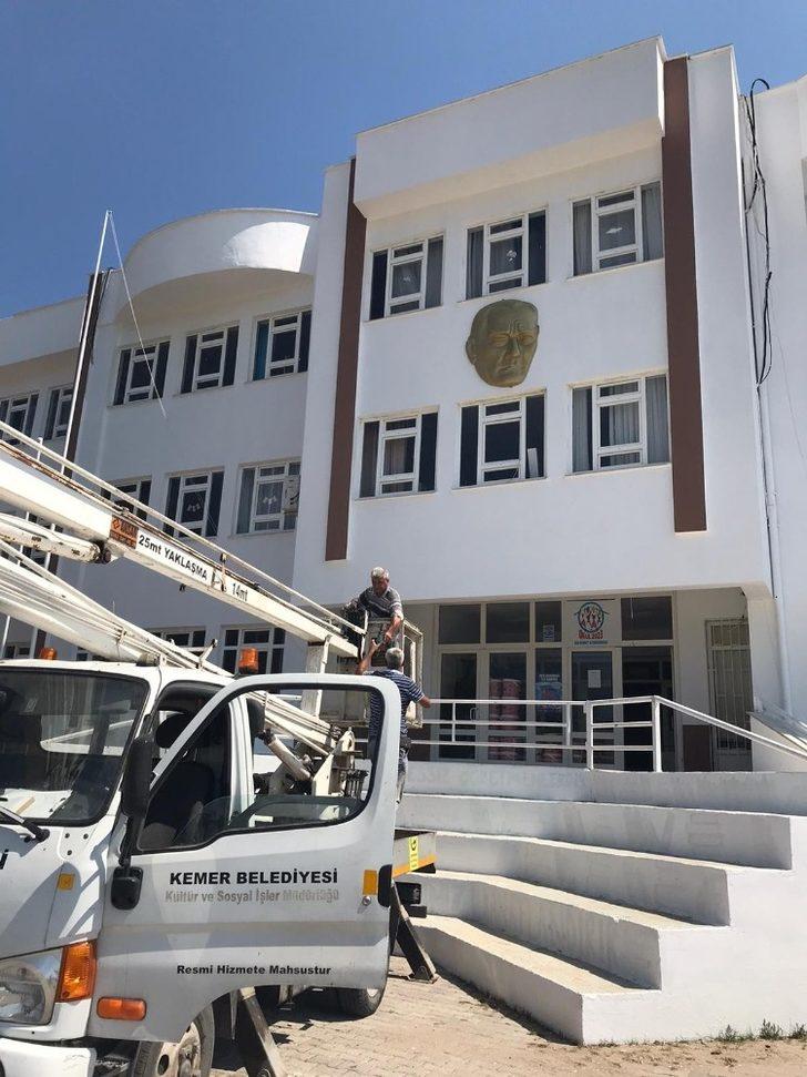 Kemer Belediyesi’nden okulları yenileme çalışması G5