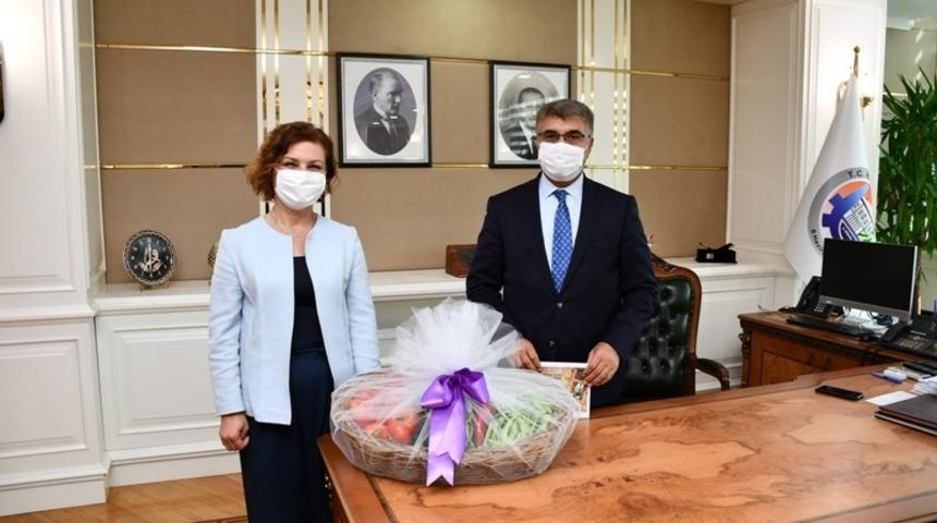 Başkan K&ouml;se Vali G&uuml;rel&rsquo;i festivale davet etti