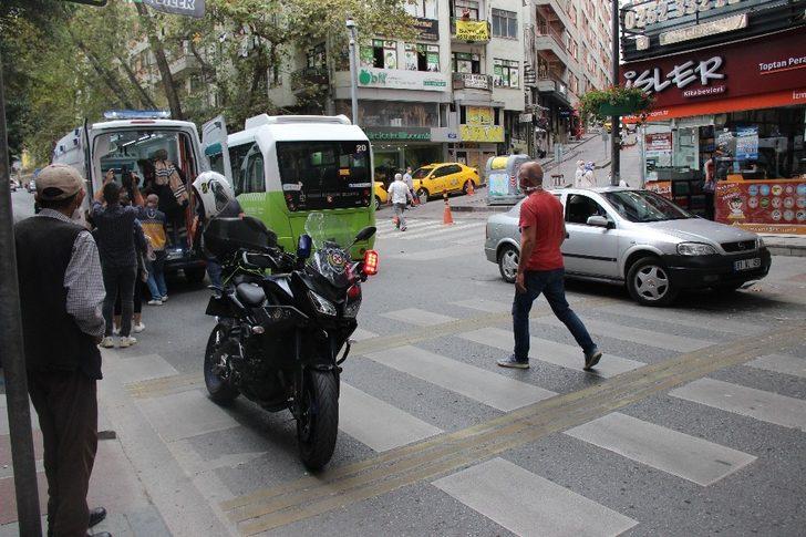 Ters yöne giren sürücünün çarptığı yaya yaralandı G4