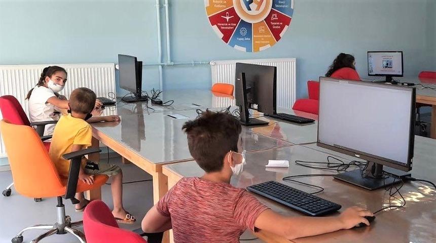 Teknolojiye erişimi olmayan &ouml;ğrencilere &ouml;zel hizmet