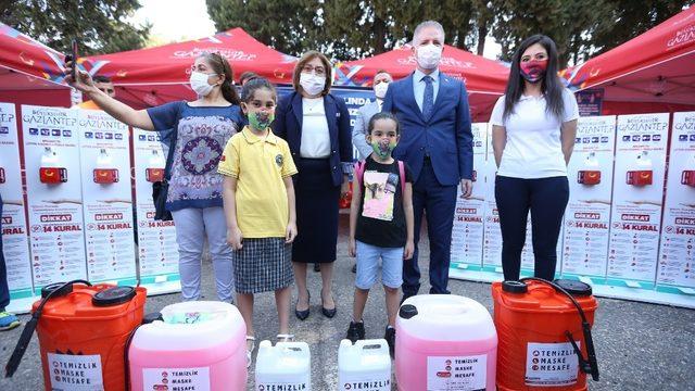 Güvenli okul projesi kapsamında 500 okula hijyen malzemesi