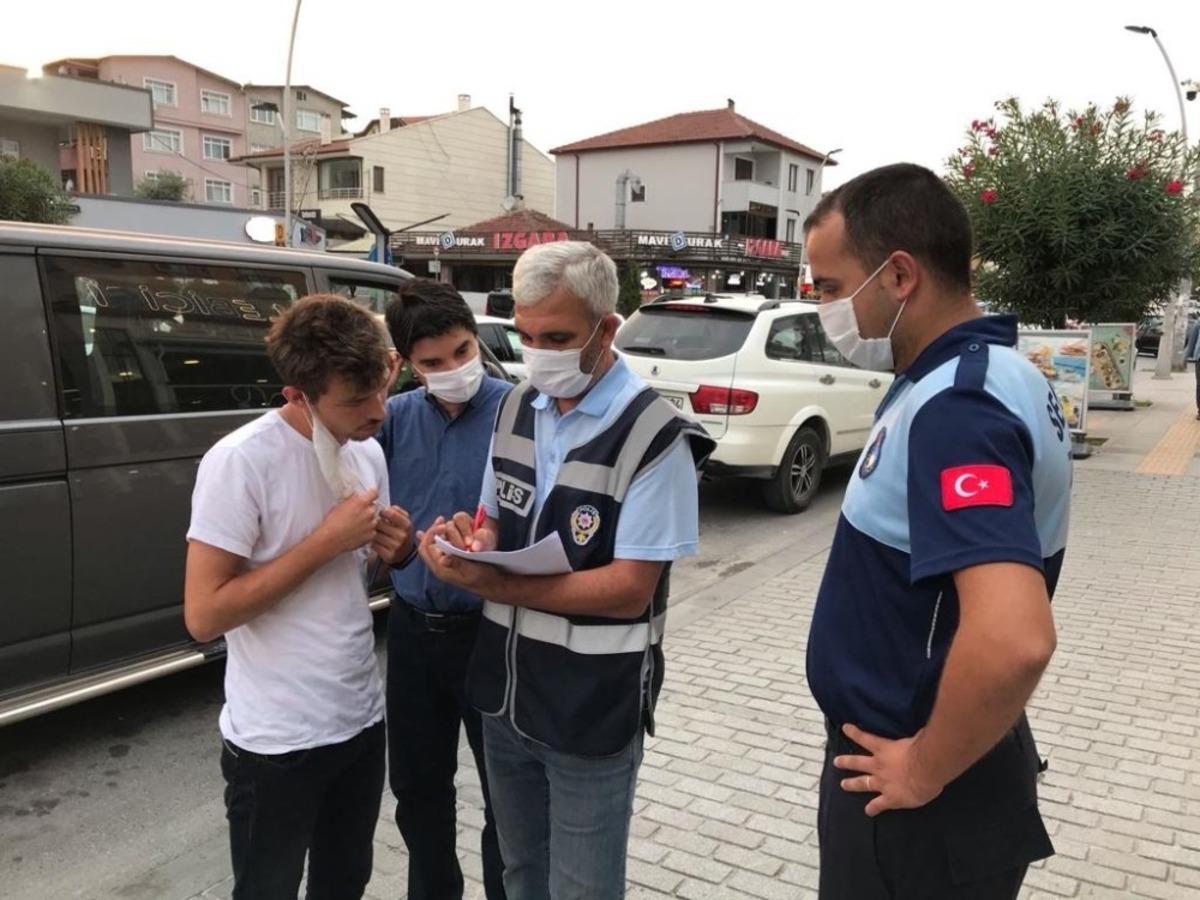 Serdivan&rsquo;da Zabıta ekipleri korona vir&uuml;s denetimi ger&ccedil;ekleştirdi