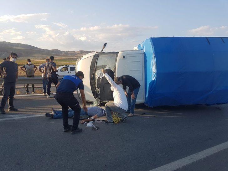 Sürücü Araçtan Fırladı Kazada 4 Kişi Yaralandı G4