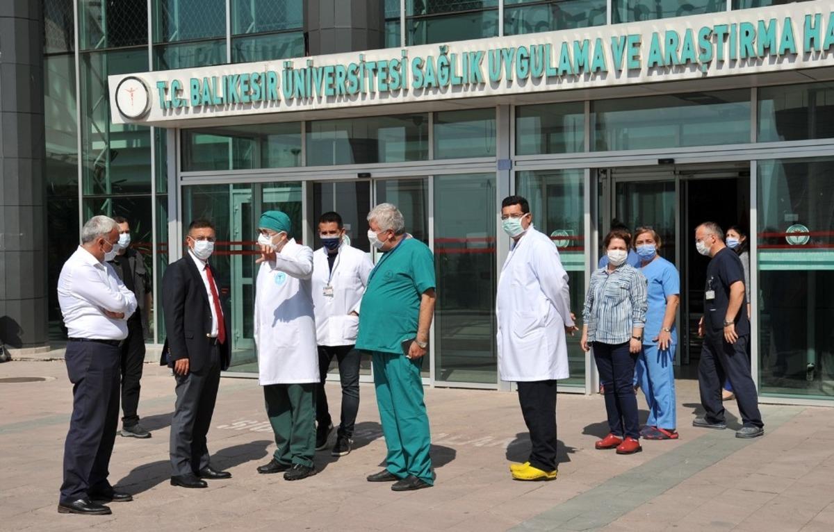 Rekt&ouml;r İlter Kuş, &Uuml;niversite Hastanesinde incelemelerde bulundu