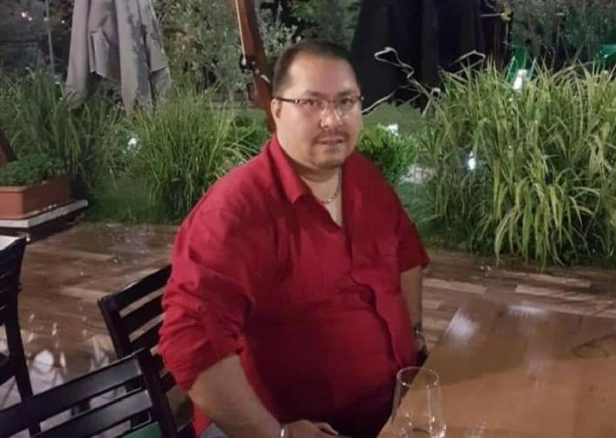 Korona vir&uuml;s hastalığından &ouml;ld&uuml;, g&ouml;m&uuml;ld&uuml;kten sonra tabutu yakıldı