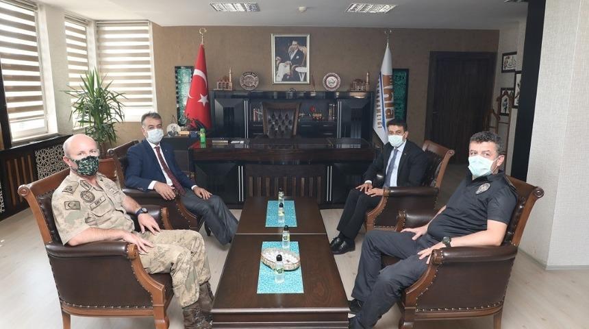 Vali Oktay &Ccedil;ağatay&rsquo;dan Ahlat Kaymakamı Dağ&rsquo;a hayırlı olsun ziyareti