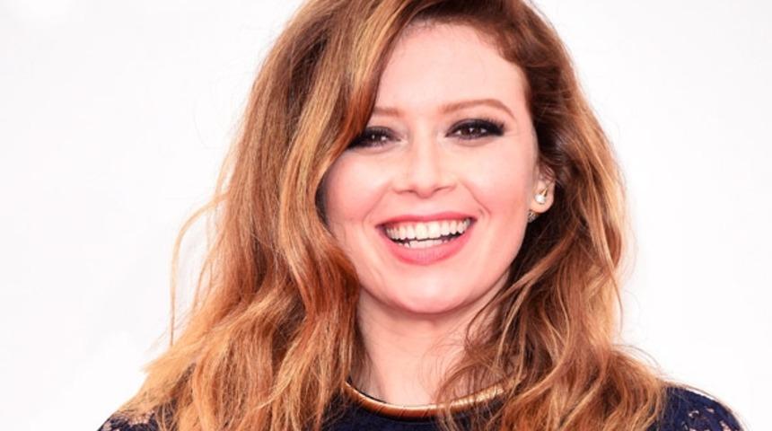 Natasha Lyonne ve Alia Shawkat, Desert People dizisinin kadrosunda 