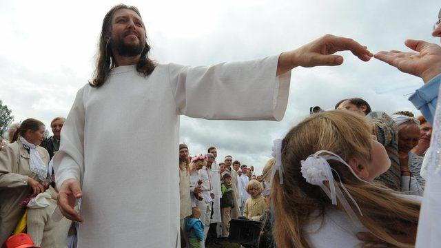 Kendini 'Hz. İsa' olarak gören tarikat liderine gözaltı