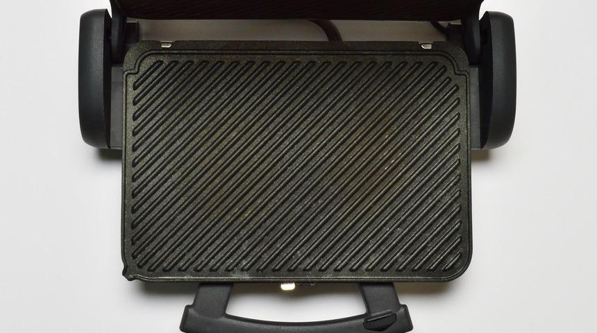 Tost makinesini pırıl pırıl yapan y&ouml;ntem! Meğer bu kadar kolaymış