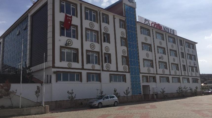 Yozgat &Ccedil;&ouml;z&uuml;m Koleji, sınıfı eve taşıdı
