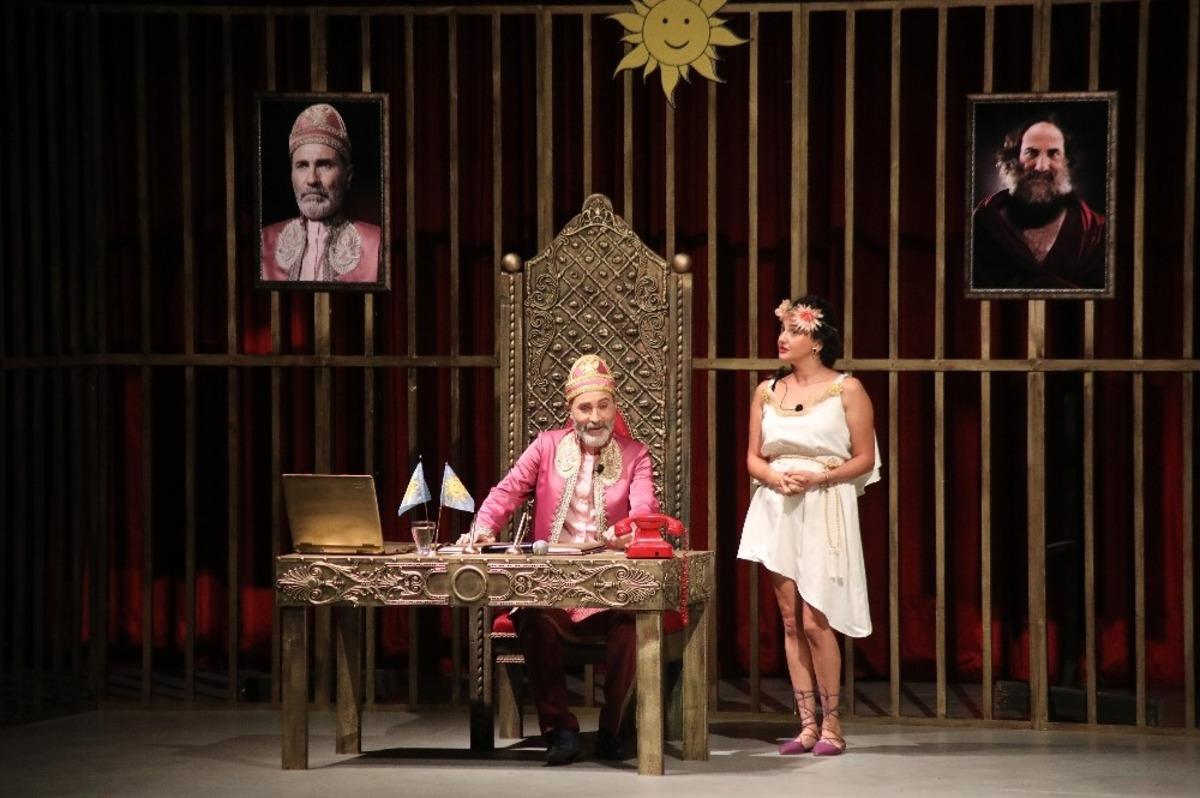 Mezitli&rsquo;de &lsquo;La Barba&rsquo; adlı tiyatro oyunu sahnelendi