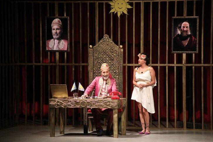 Mezitli’de ‘La Barba’ adlı tiyatro oyunu sahnelendi G1