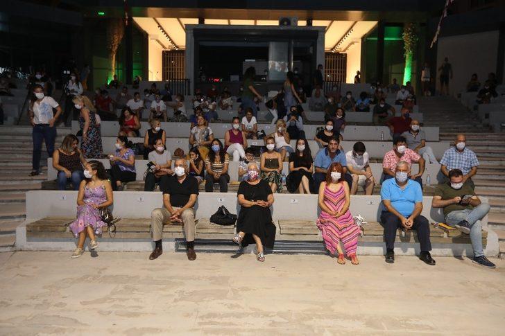 Mezitli’de ‘La Barba’ adlı tiyatro oyunu sahnelendi G2