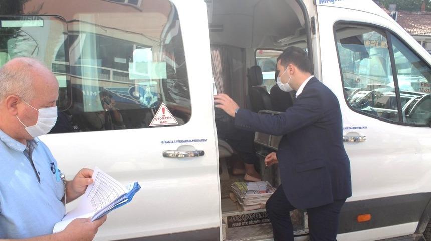 Kaymakam Karadağ, yolcu otob&uuml;slerini denetledi