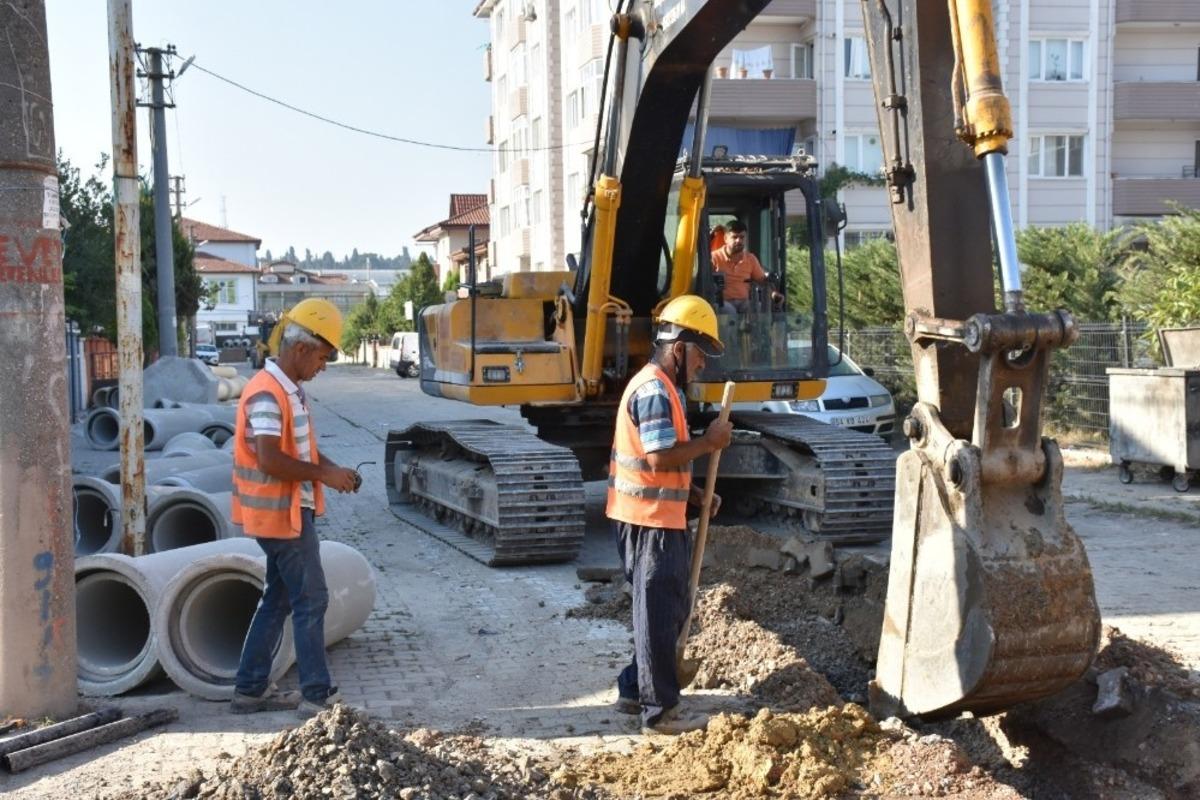 Erenler&rsquo;de alt yapı ve &uuml;st yapı &ccedil;alışmaları s&uuml;r&uuml;yor
