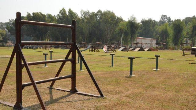 Geri dönüşüm atölyesinde üretilen ürünler dikkat çekiyor