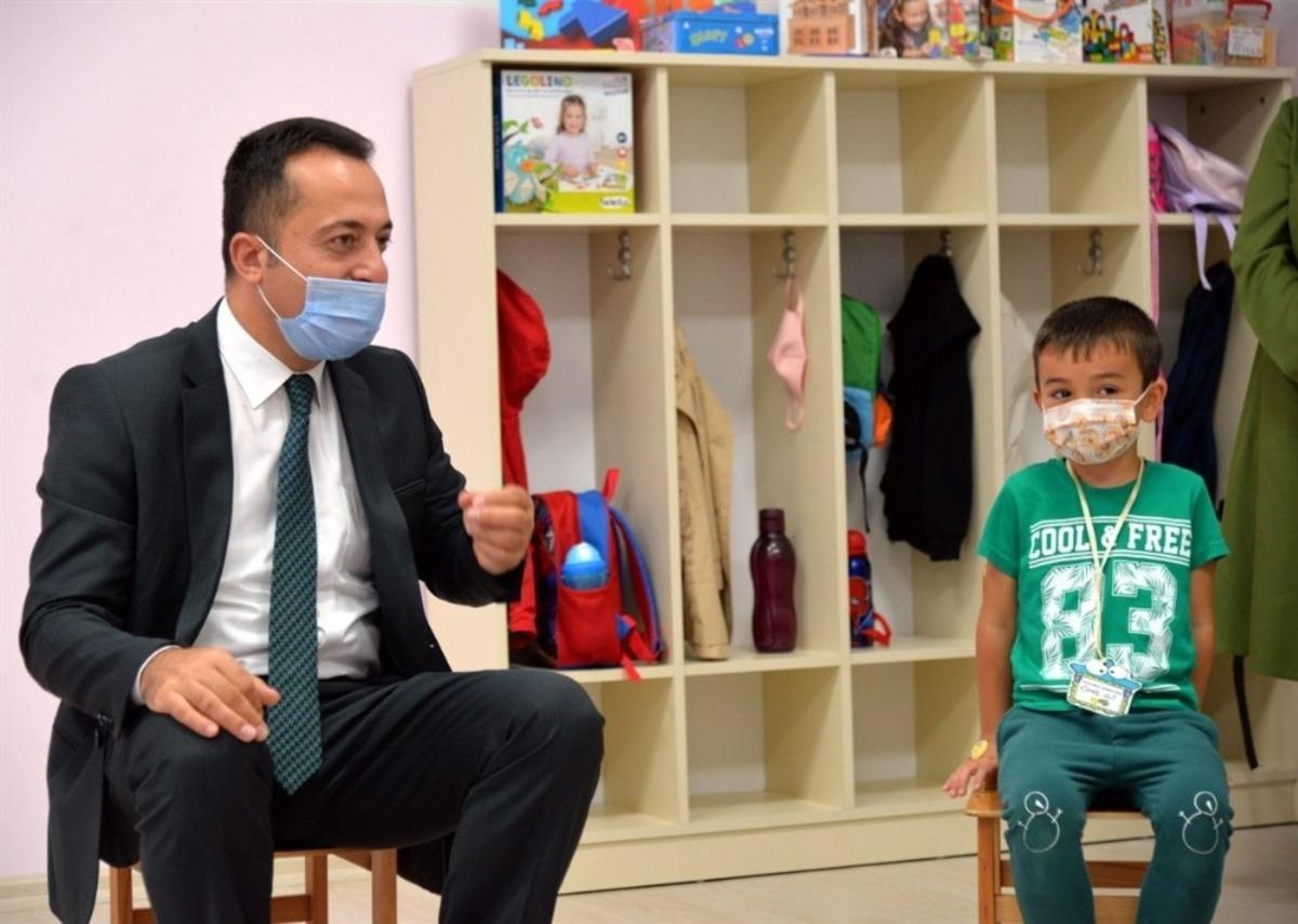Vali Şent&uuml;rk, y&uuml;z y&uuml;ze eğitime başlayan okulları ziyaret etti
