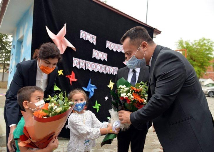 Vali Şentürk, yüz yüze eğitime başlayan okulları ziyaret etti G3