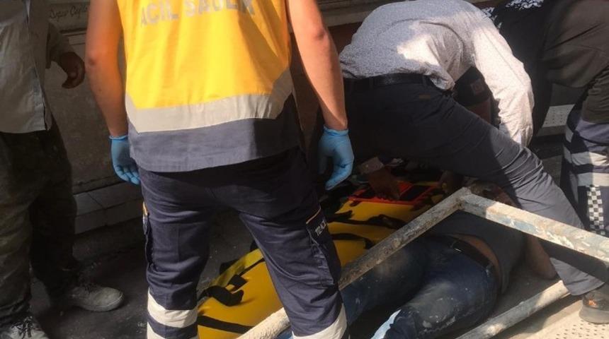 İnşaat işçisi 10 metre yükseklikten düştü