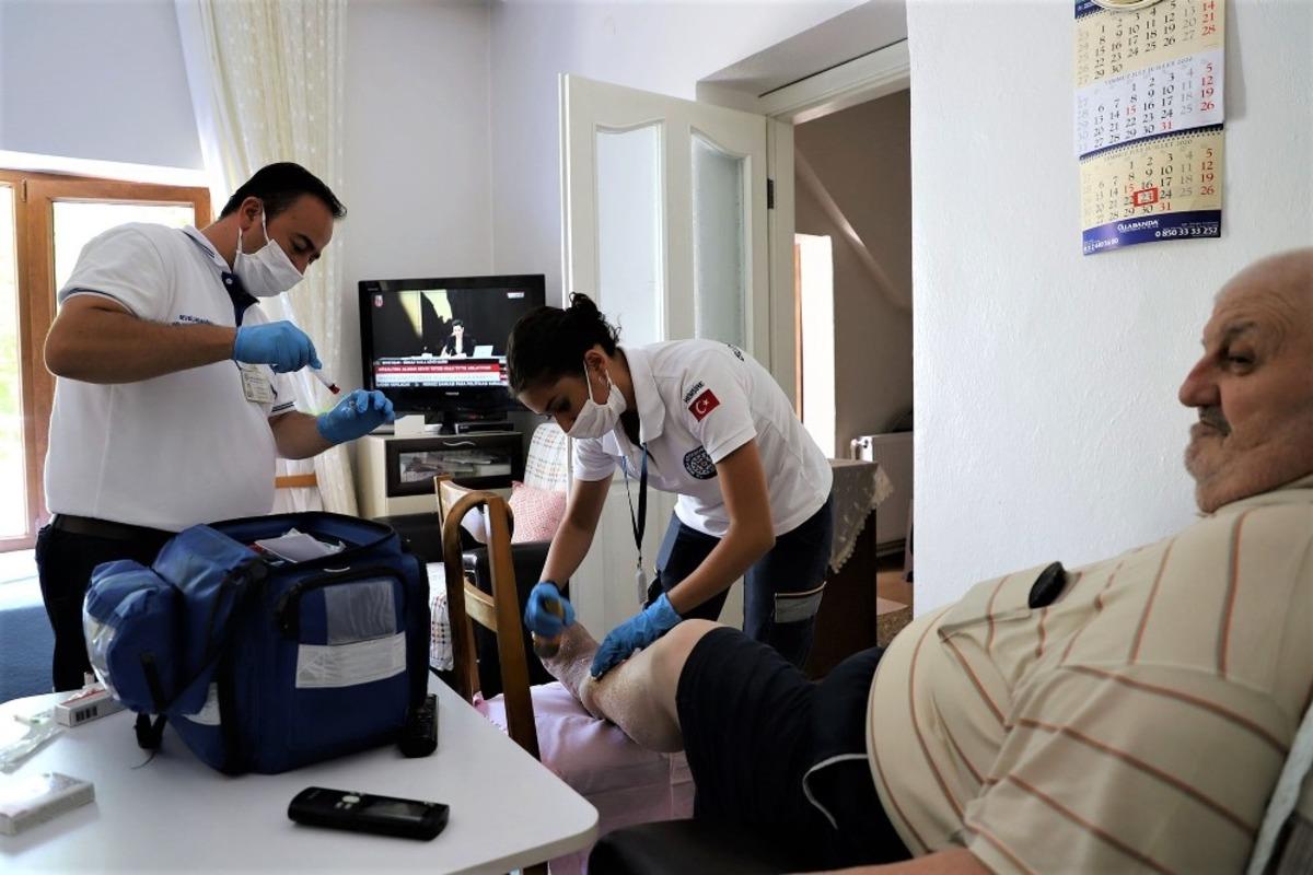 Pandemi s&uuml;recinde 10 Bin tıbbi bakım ger&ccedil;ekleşti