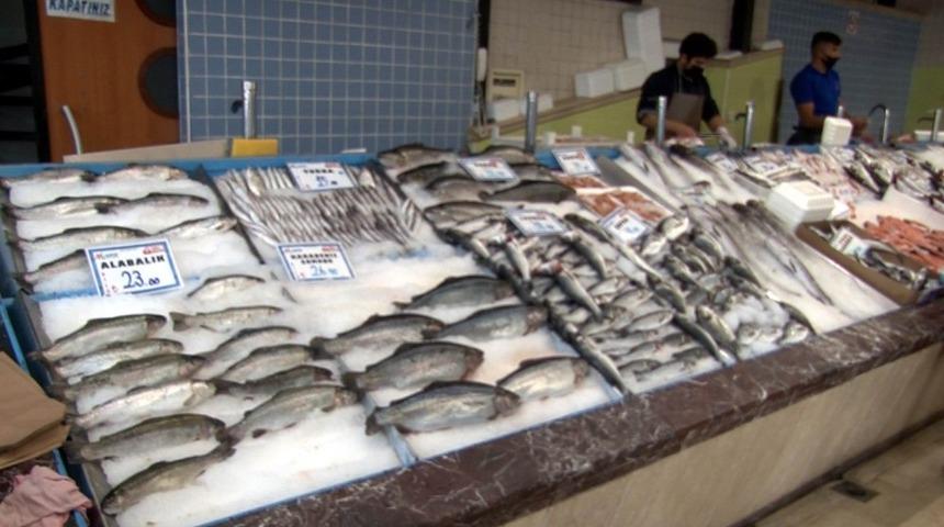 Av sezonu a&ccedil;ıldı, tezgahlar balıkla doldu