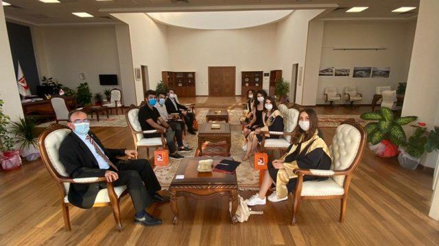 Mezunlardan Rekt&ouml;r Prof. Dr. Beydemir&rsquo;e ziyaret 1