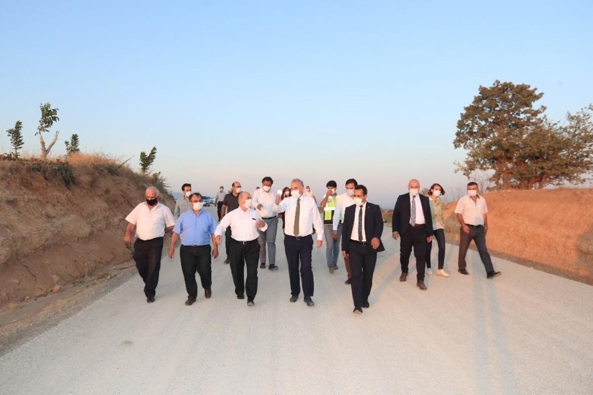 İl&ccedil;elerde asfalt &ccedil;alışmaları t&uuml;m hızıyla devam ediyor