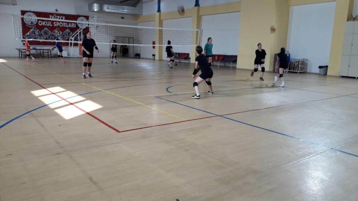 Spor merkezlerinde antrenmanlar devam ediyor